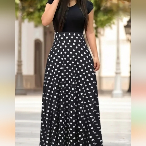 🐾Elegant Plus Size Black and White Polka Dot Dress - Picture 2 of 7